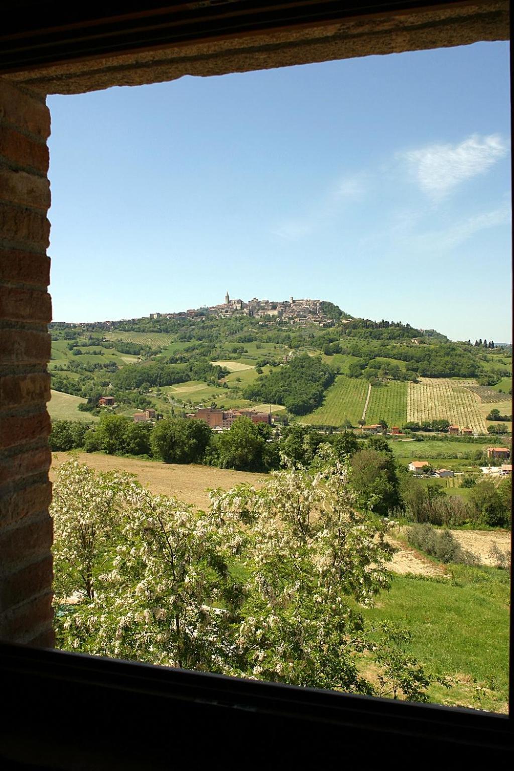 Agriturismo Casale Delle Lucrezie Todi Bagian luar foto