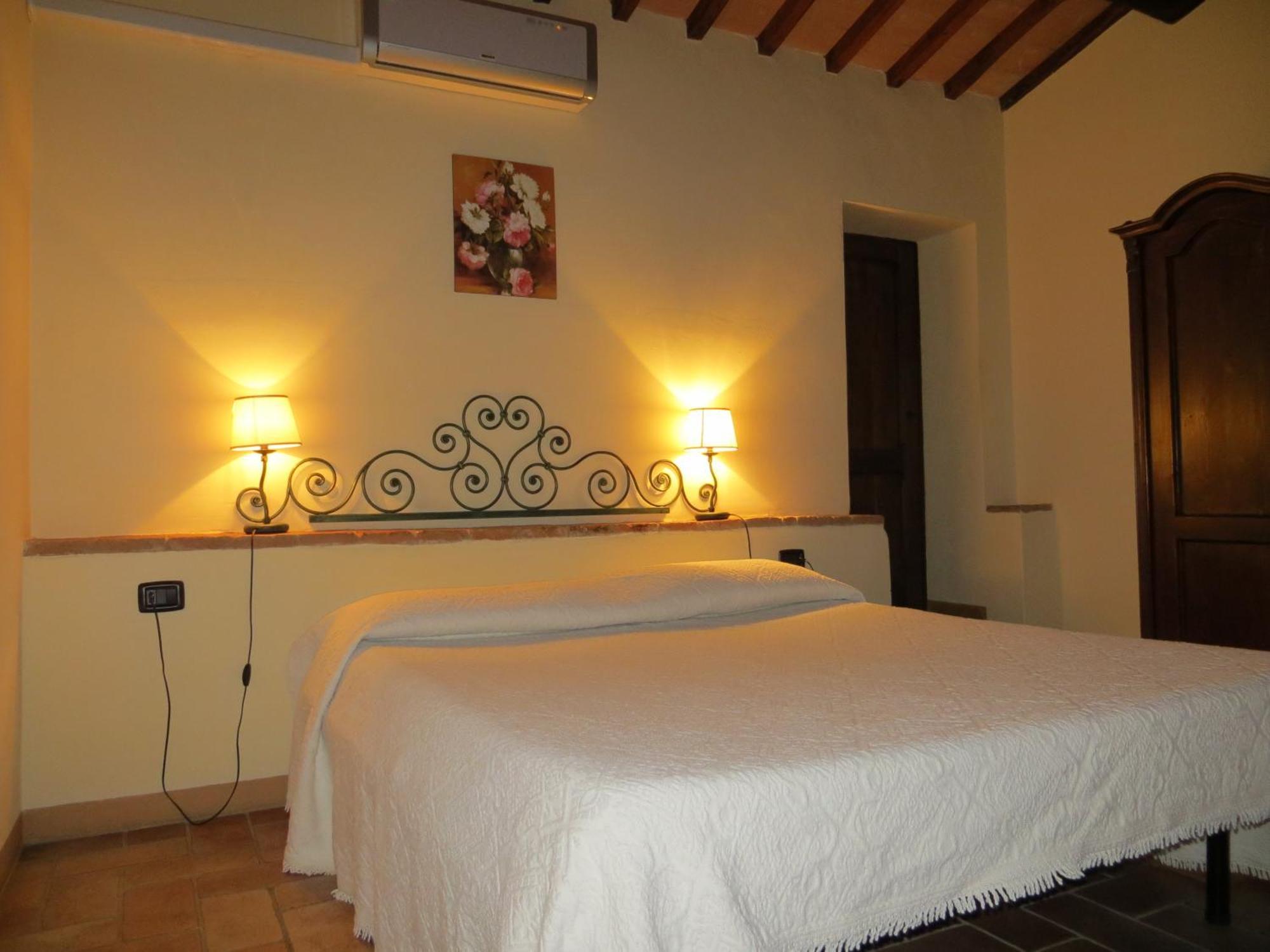 Agriturismo Casale Delle Lucrezie Todi Bagian luar foto
