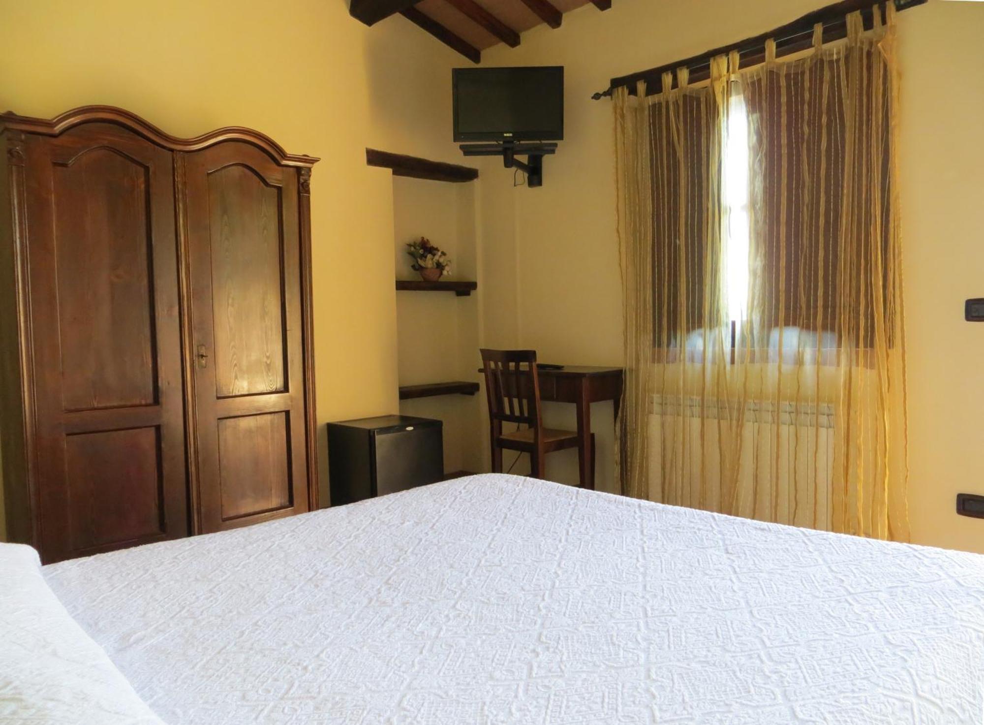 Agriturismo Casale Delle Lucrezie Todi Bagian luar foto