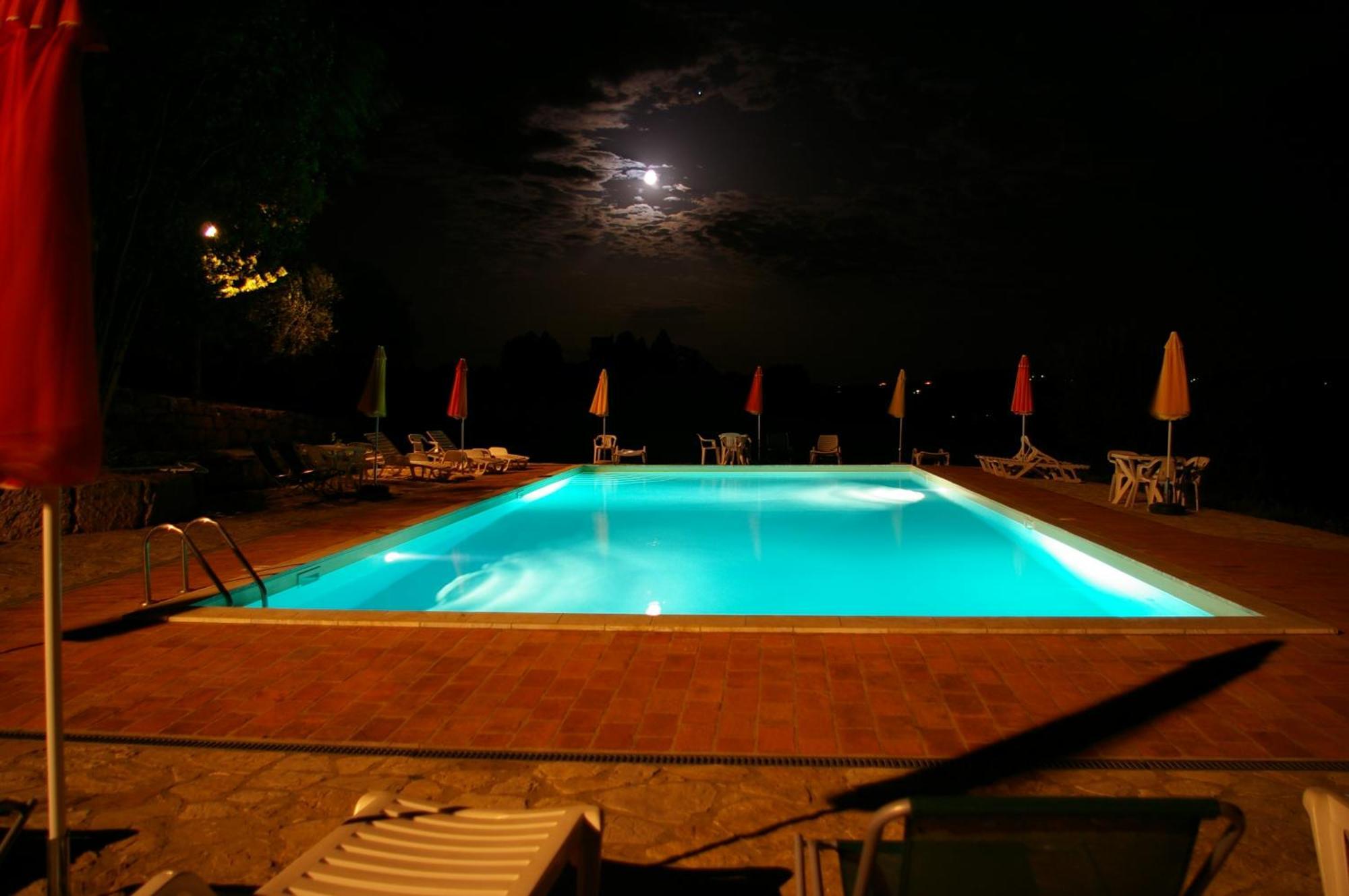 Agriturismo Casale Delle Lucrezie Todi Bagian luar foto