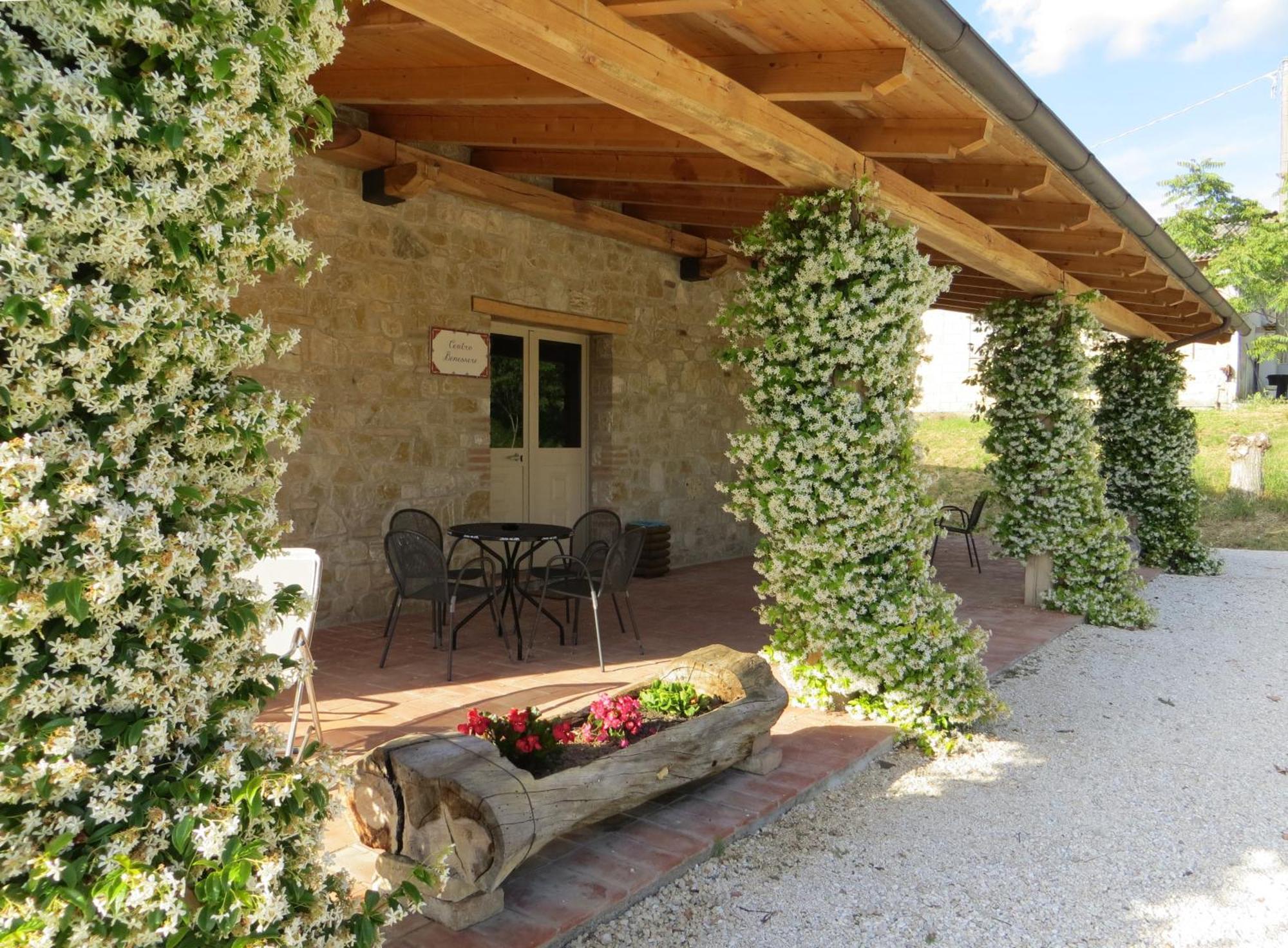 Agriturismo Casale Delle Lucrezie Todi Bagian luar foto