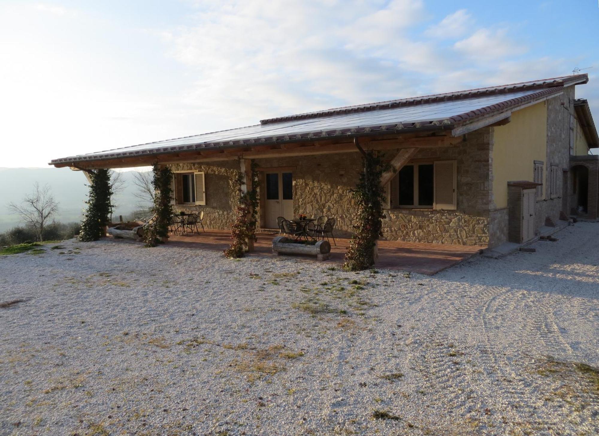 Agriturismo Casale Delle Lucrezie Todi Bagian luar foto
