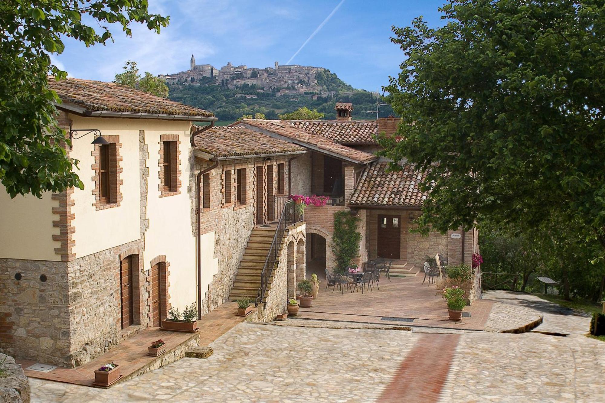 Agriturismo Casale Delle Lucrezie Todi Bagian luar foto